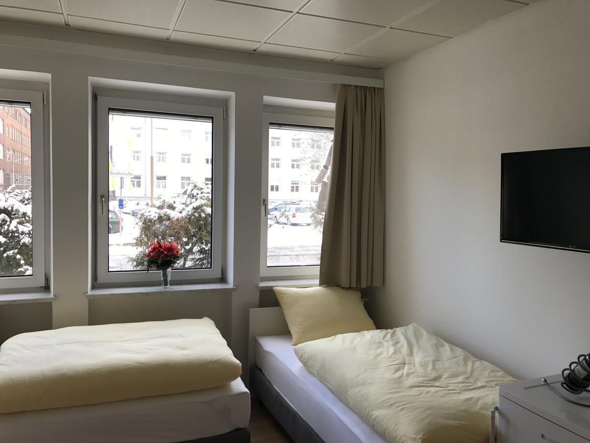 Montagehotel Bed&Steel Linz Eksteriør billede